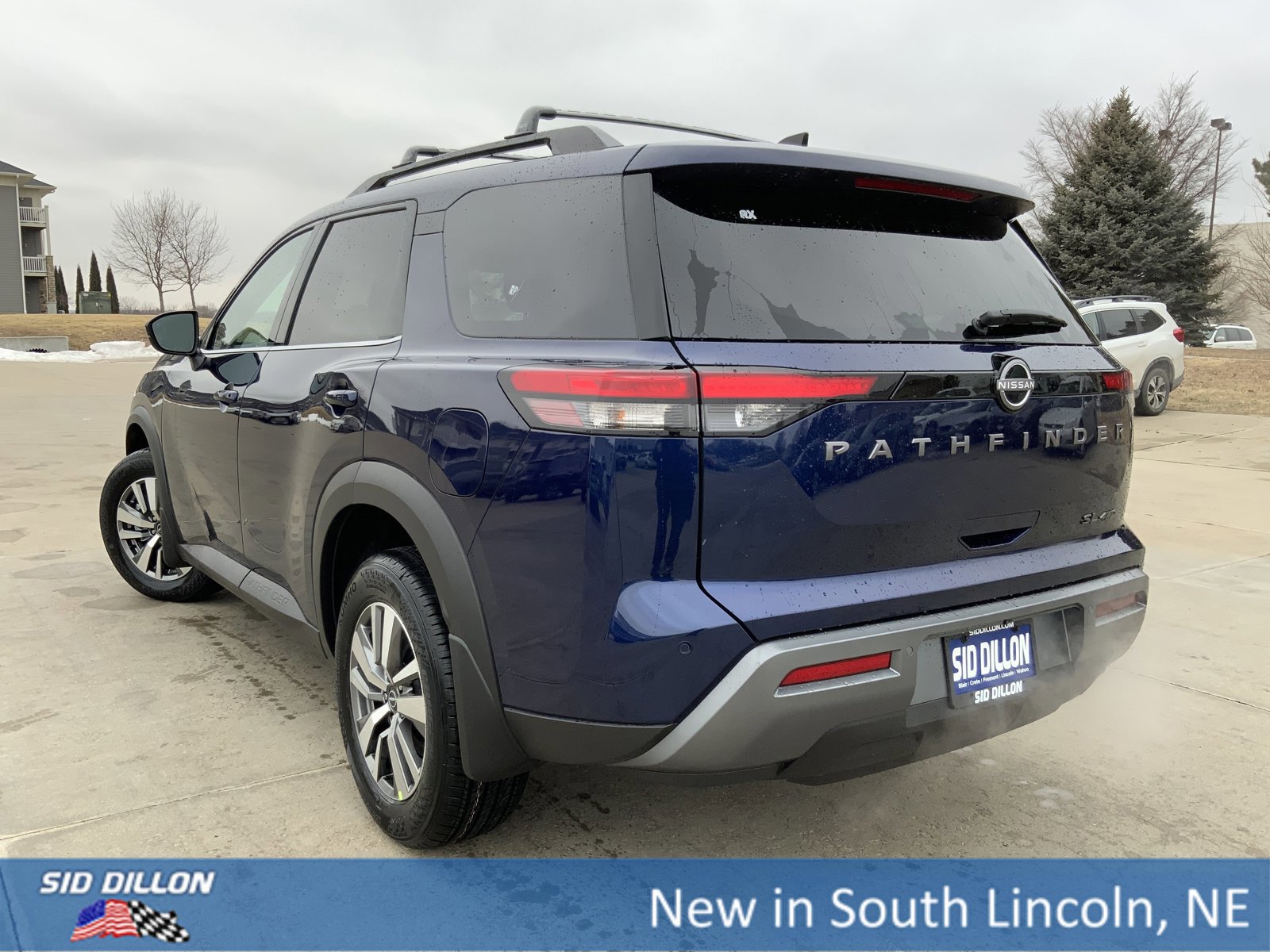 New 2026 Nissan Pathfinder SL image 3