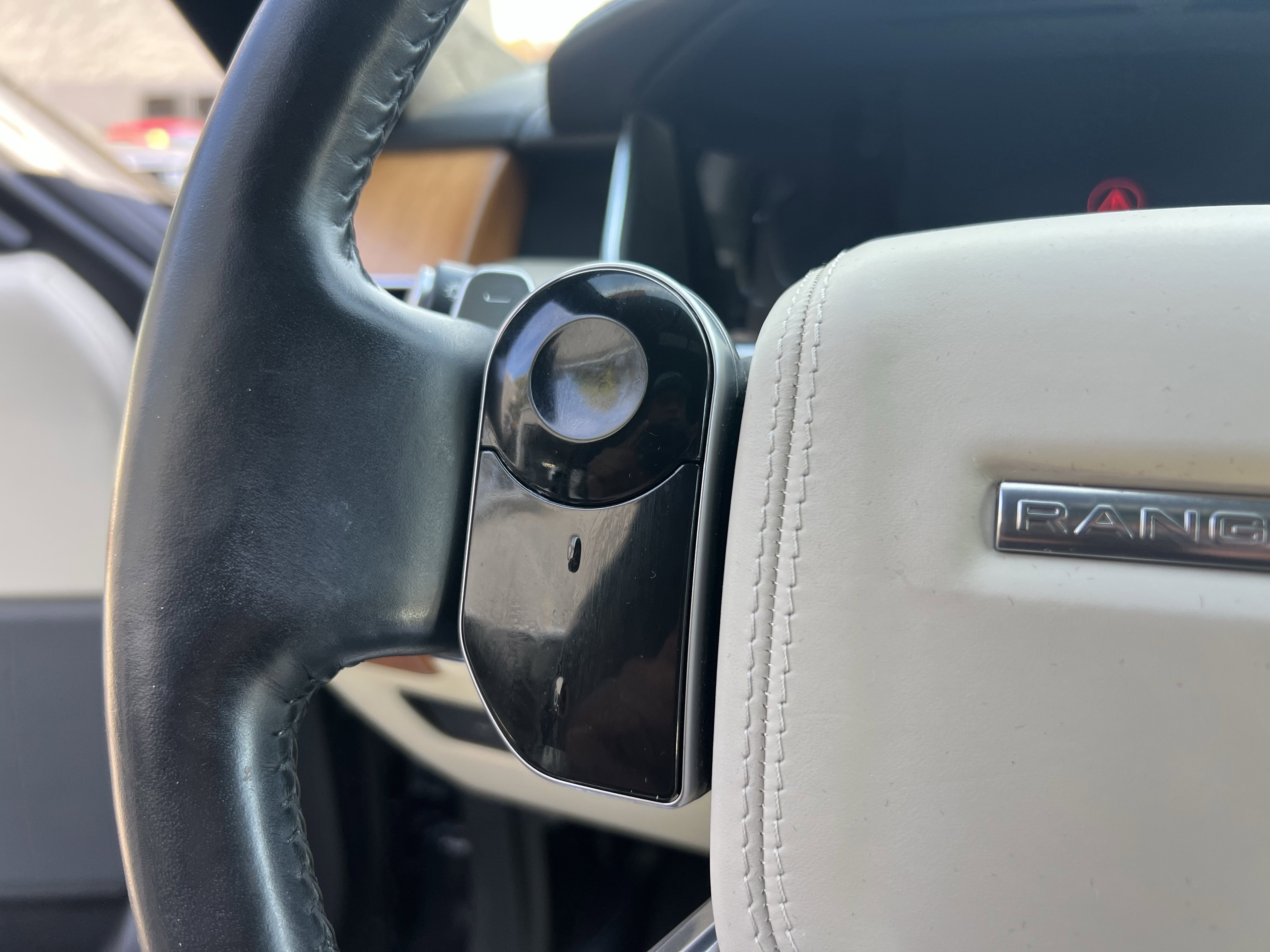 Used 2021 Land Rover Range Rover Long Wheelbase Autobiography image 17