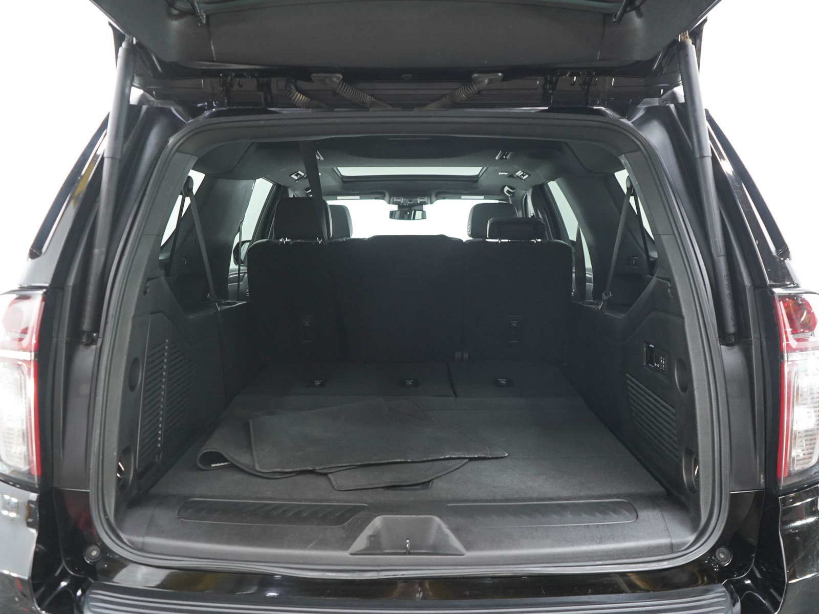 Used 2023 Chevrolet Suburban LT w/ Luxury Package AWD/4WD image 16