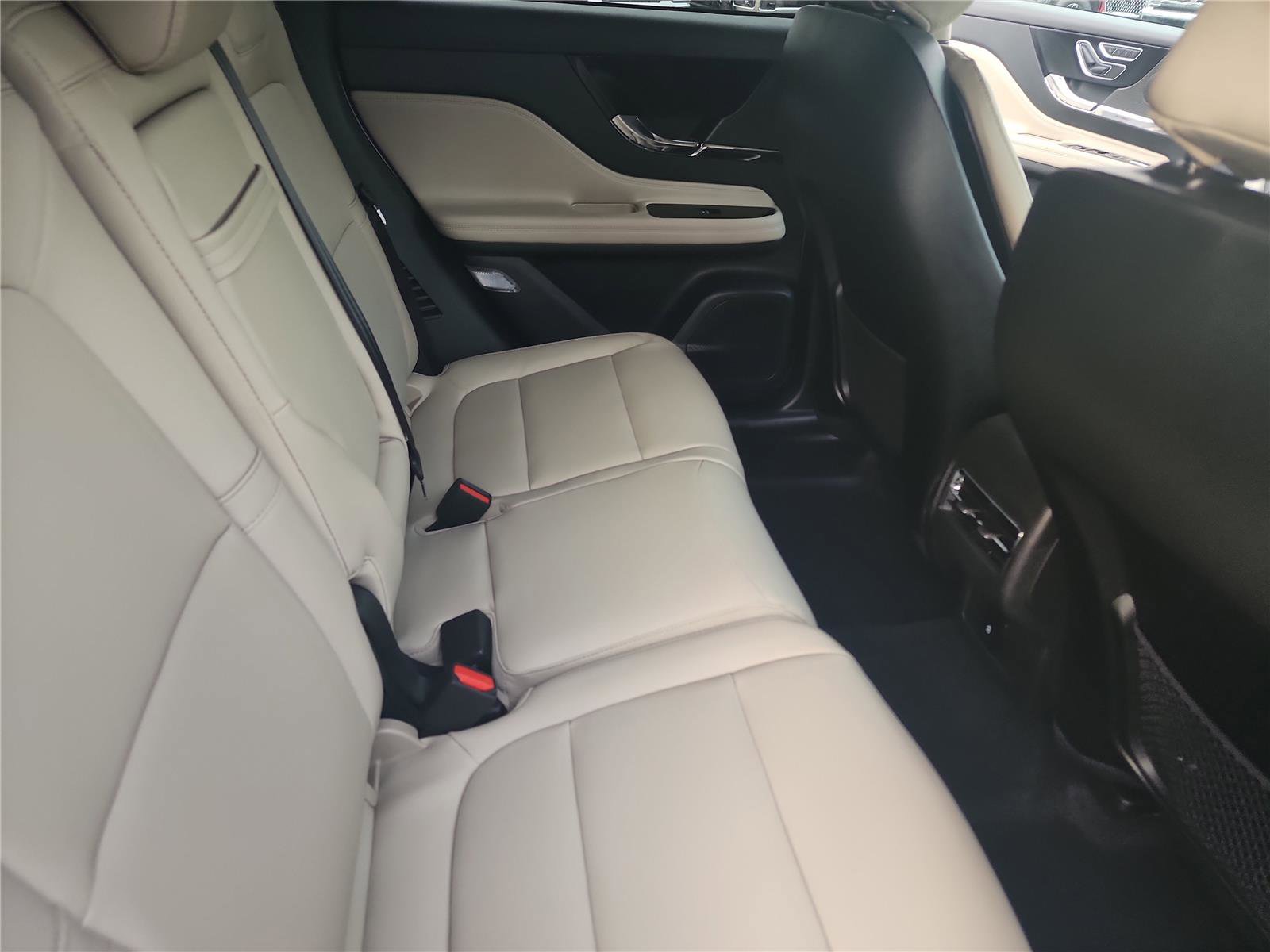 New 2026 Lincoln Corsair Premiere image 21