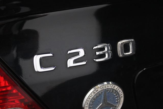 Used 2005 Mercedes-Benz C 230 Sedan image 7