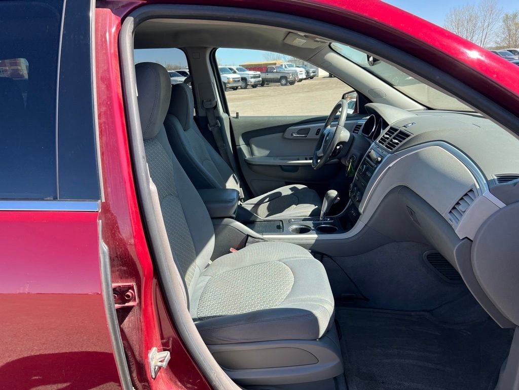 Used 2011 Chevrolet Traverse LT w/ Personal Connectivity Package AWD/4WD image 23
