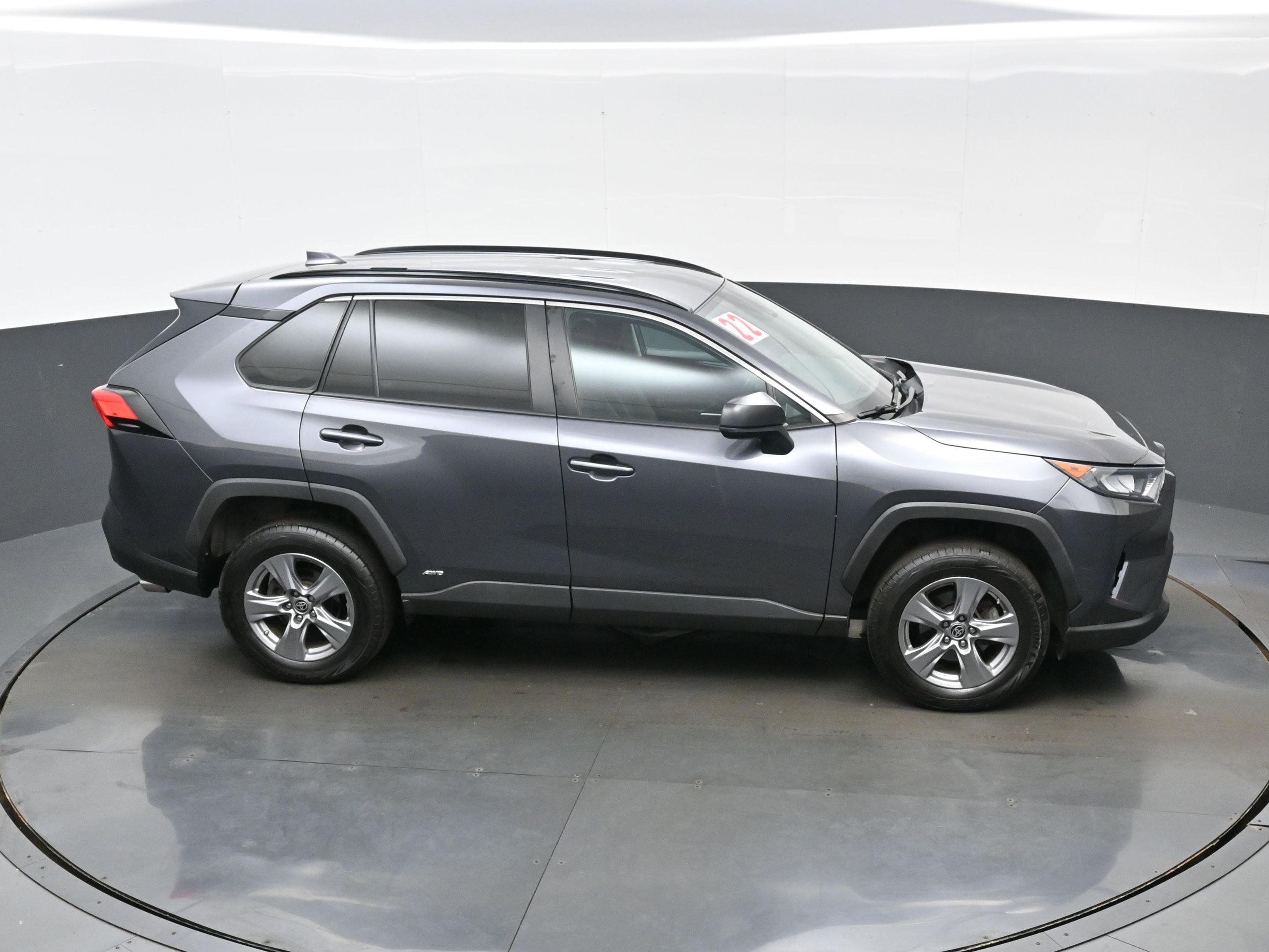 Used 2022 Toyota RAV4 LE AWD/4WD image 39