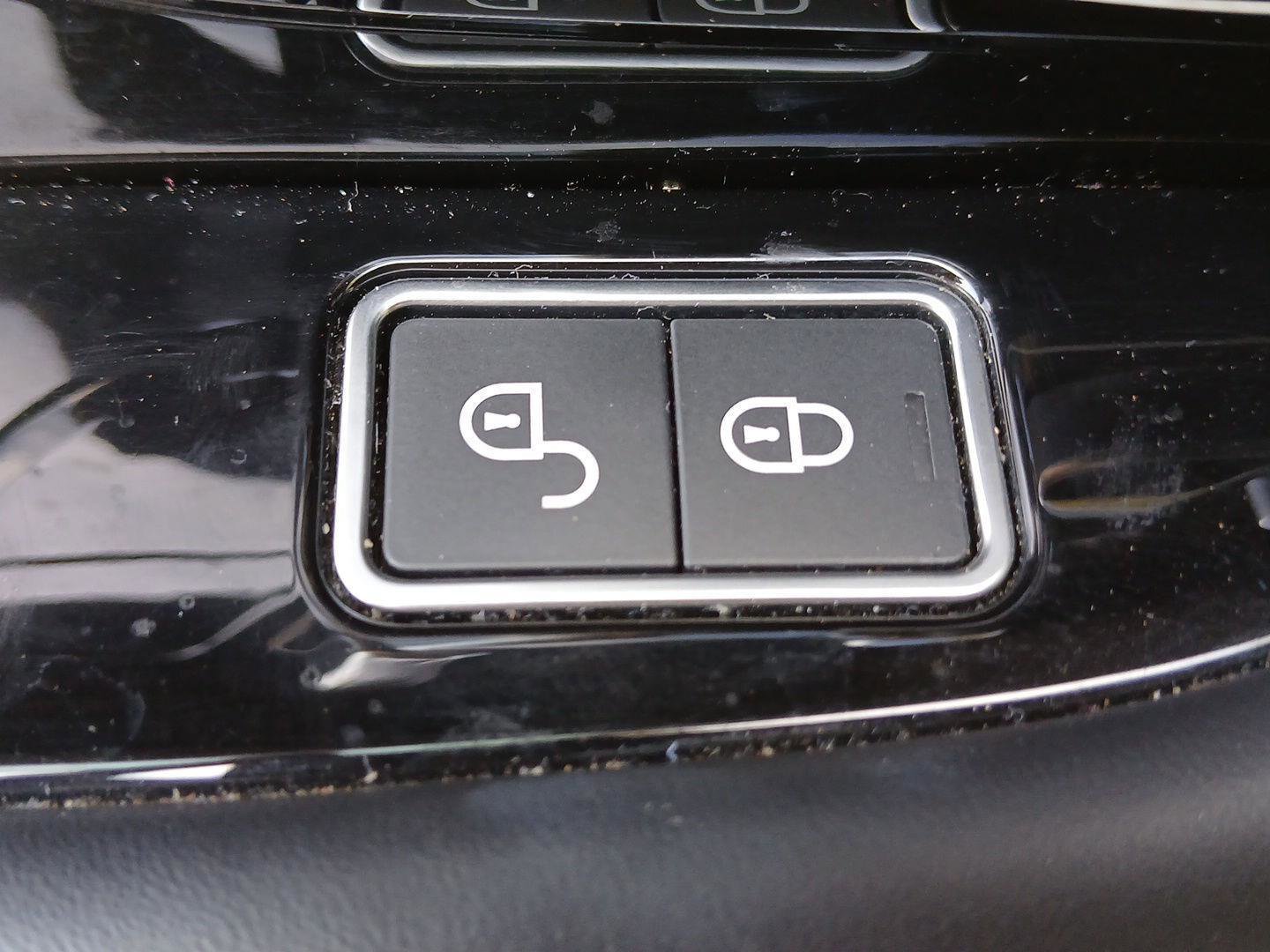 Used 2018 Land Rover Range Rover Long Wheelbase Supercharged image 11