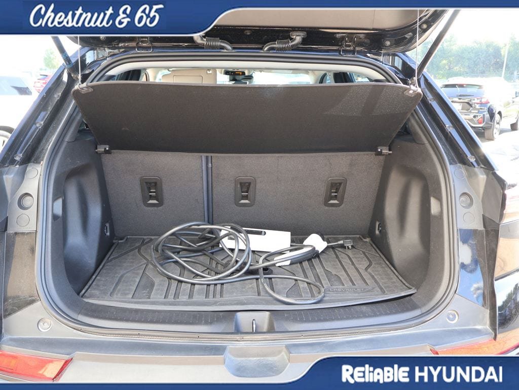 Used 2023 Chevrolet Bolt EUV Premier w/ Sun & Sound Package FWD image 14