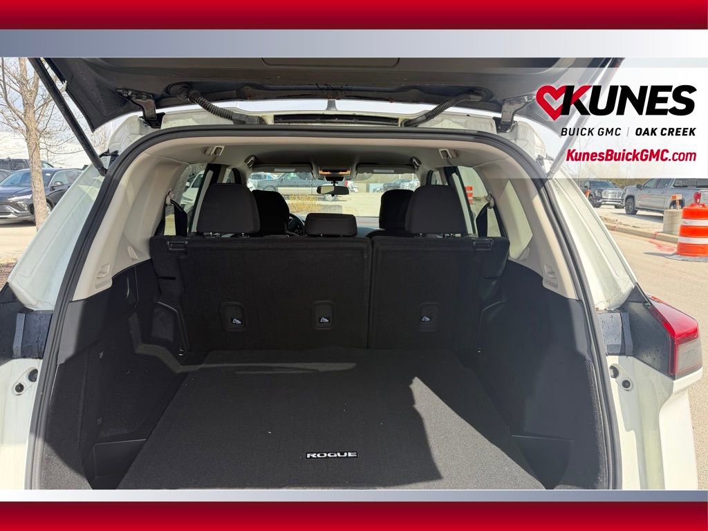 Used 2023 Nissan Rogue S AWD/4WD image 5