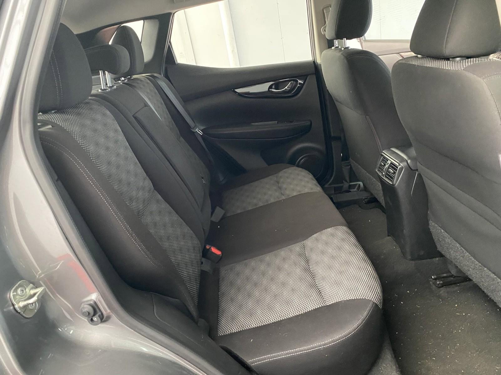 Used 2019 Nissan Rogue Sport SV w/ Technology Package image 12