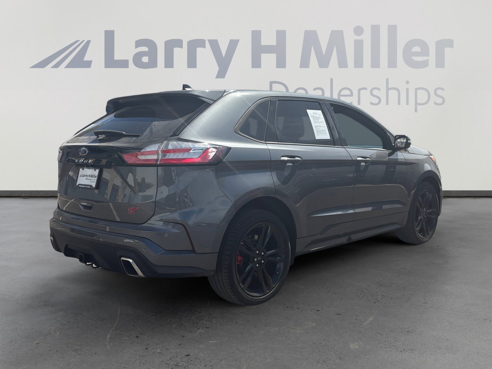 Certified 2022 Ford Edge ST w/ Equipment Group 401A AWD/4WD image 5