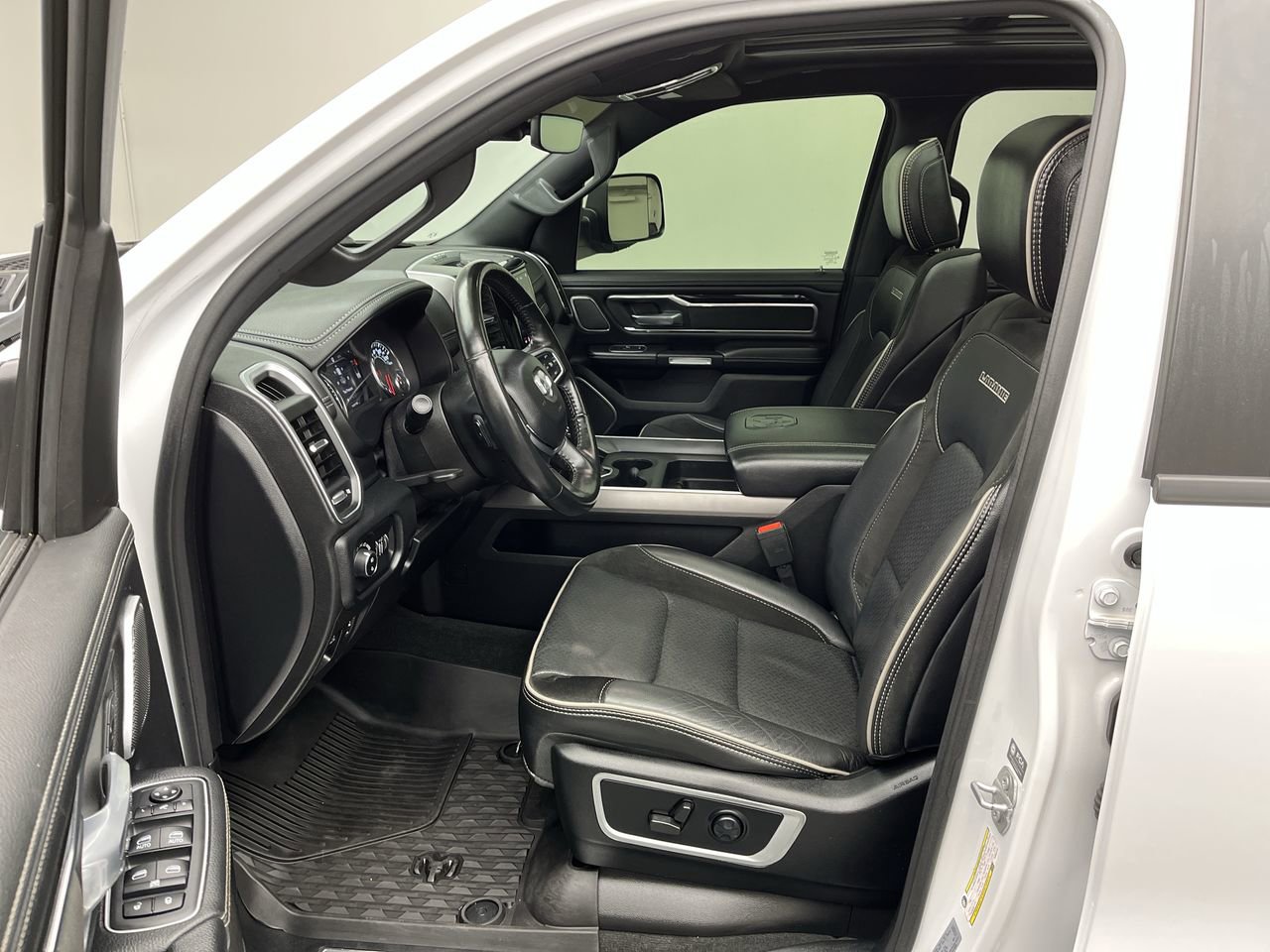 Used 2021 RAM 1500 Laramie w/ Night Edition AWD/4WD image 3