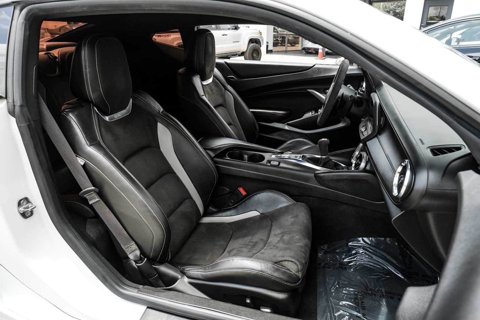 Used 2021 Chevrolet Camaro SS RWD image 30