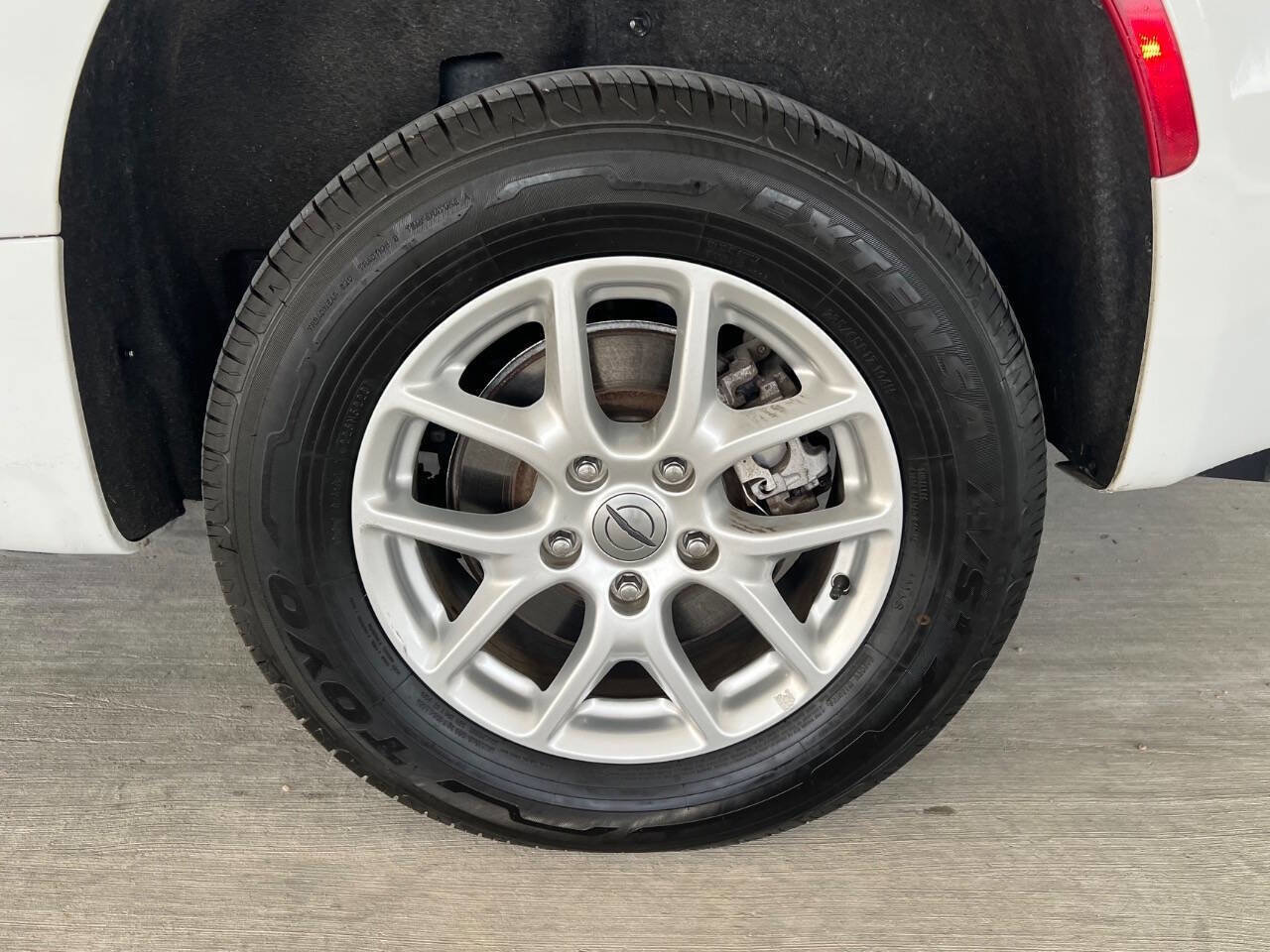 Used 2021 Chrysler Voyager Lxi image 24