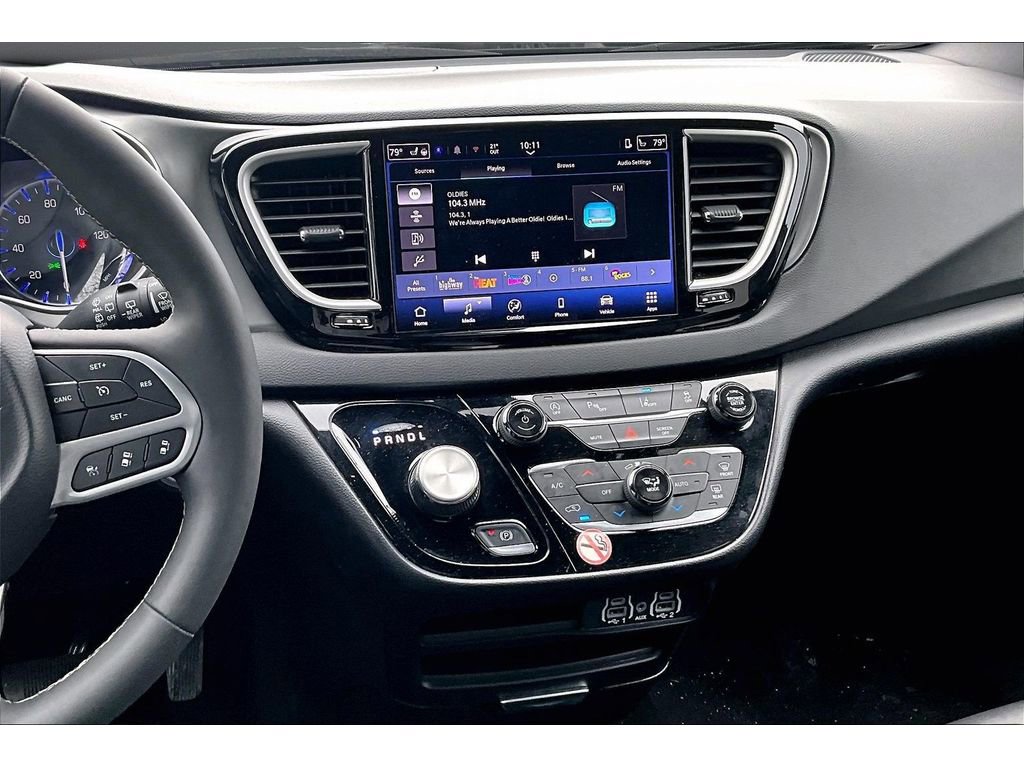 Certified 2025 Chrysler Pacifica Select image 7