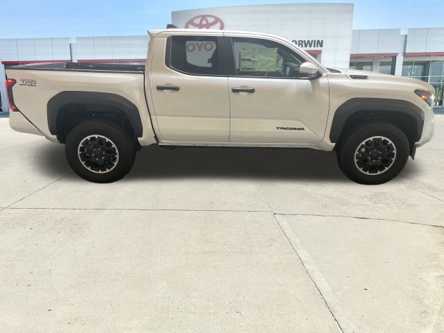 Certified 2025 Toyota Tacoma TRD Off-Road w/ TRD Off Road Upgrade Package AWD/4WD image 10