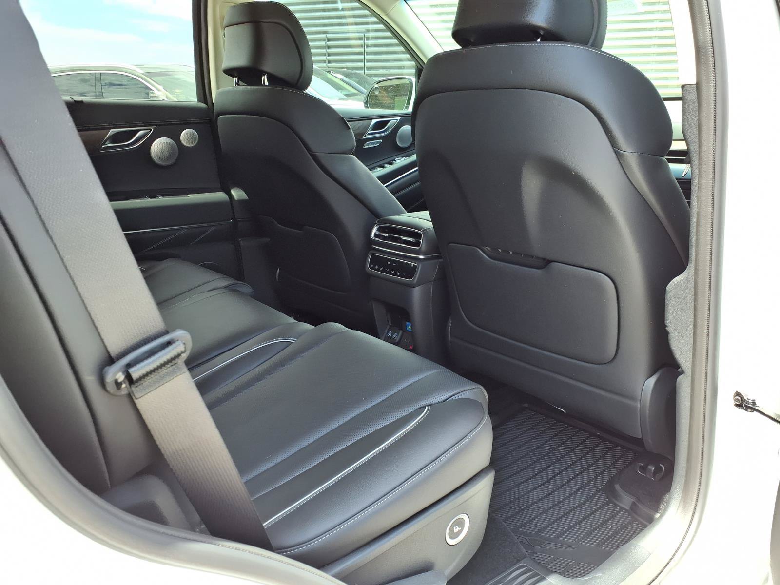 Certified 2026 Genesis GV80 3.5T Advanced AWD/4WD image 14