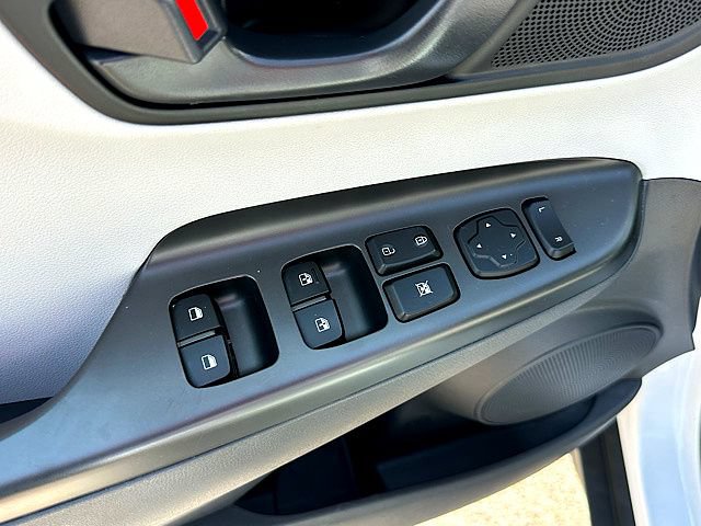 Used 2023 Hyundai Kona SEL AWD/4WD image 18