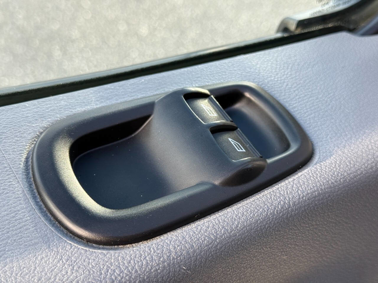 Used 2018 Ford Transit 250 130 Low Roof image 13