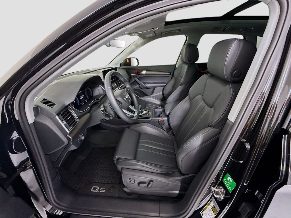Certified 2025 Audi Q5 2.0T Premium Plus w/ Premium Plus Package AWD/4WD image 20