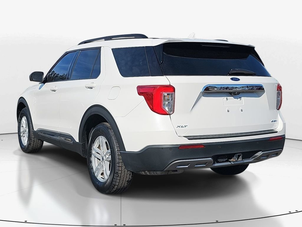 Used 2022 Ford Explorer XLT w/ Equipment Group 202A image 7