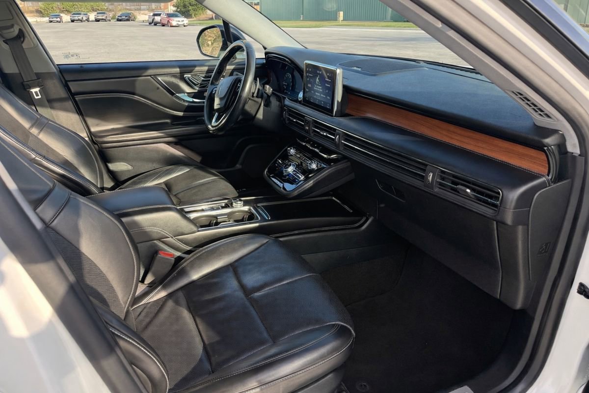 Used 2020 Lincoln Corsair Reserve w/ Equipment Group 201A image 14