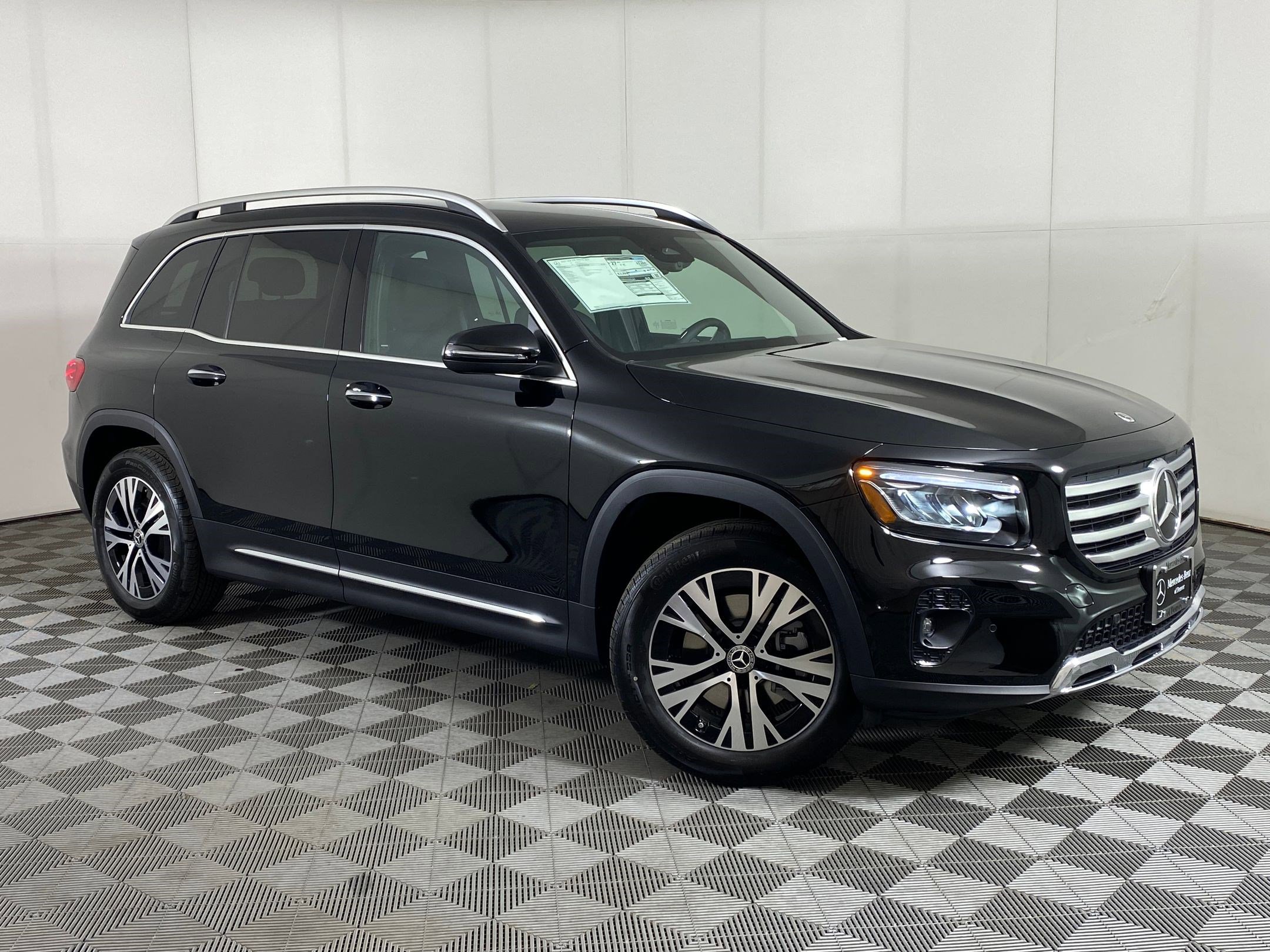 New 2025 Mercedes-Benz GLB 250 4MATIC image 6