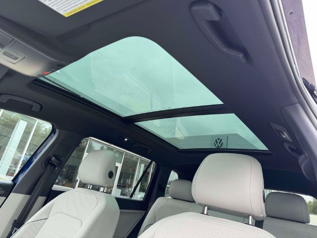 Certified 2023 Volkswagen Tiguan SEL R-Line AWD/4WD image 19