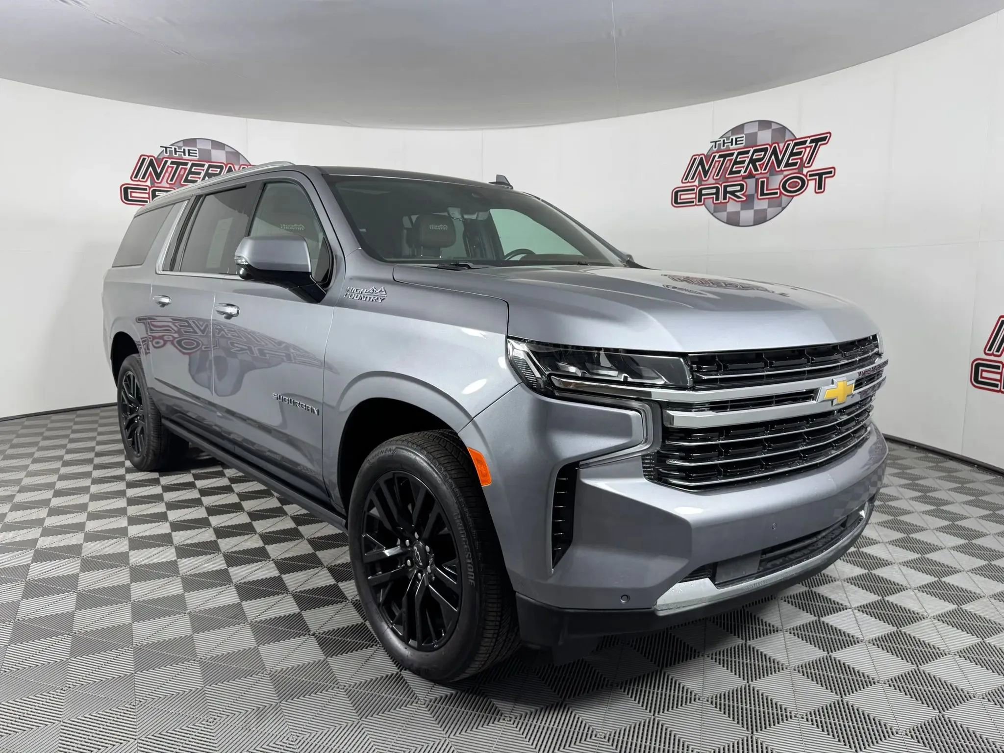 Used 2021 Chevrolet Suburban High Country w/ Premium Package AWD/4WD image 9