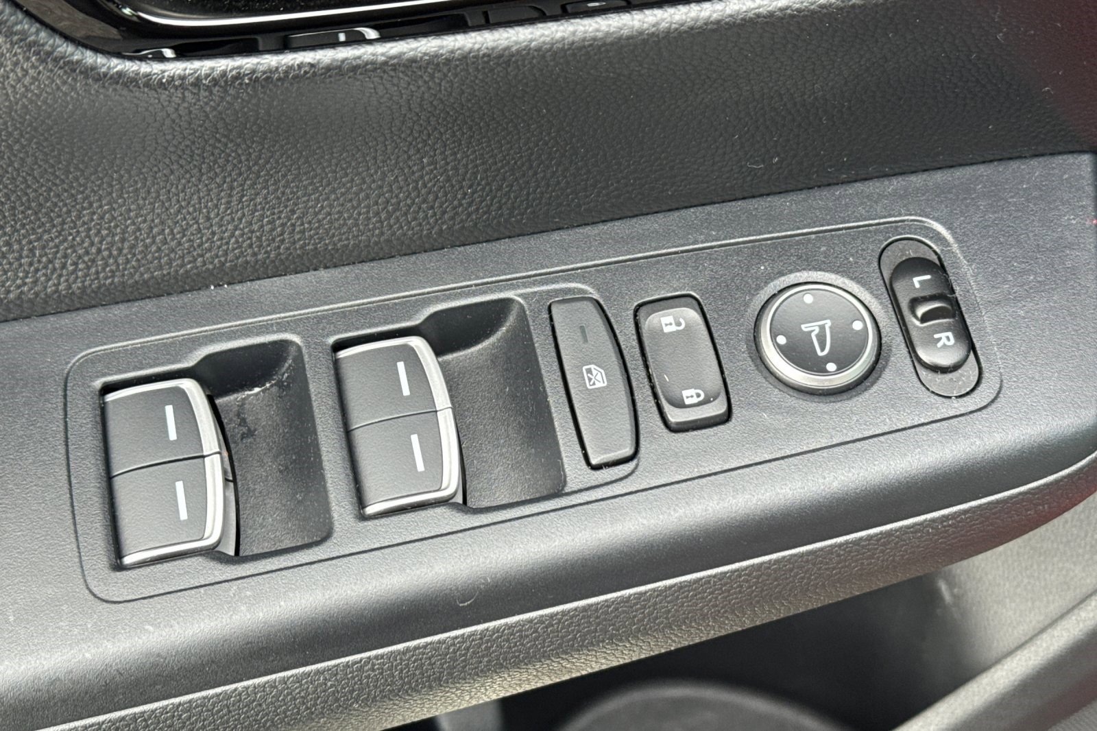 Used 2024 Honda CR-V EX-L image 13