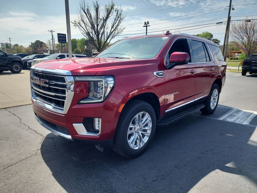 Used 2024 GMC Yukon SLT w/ SLT Premium Package image 4