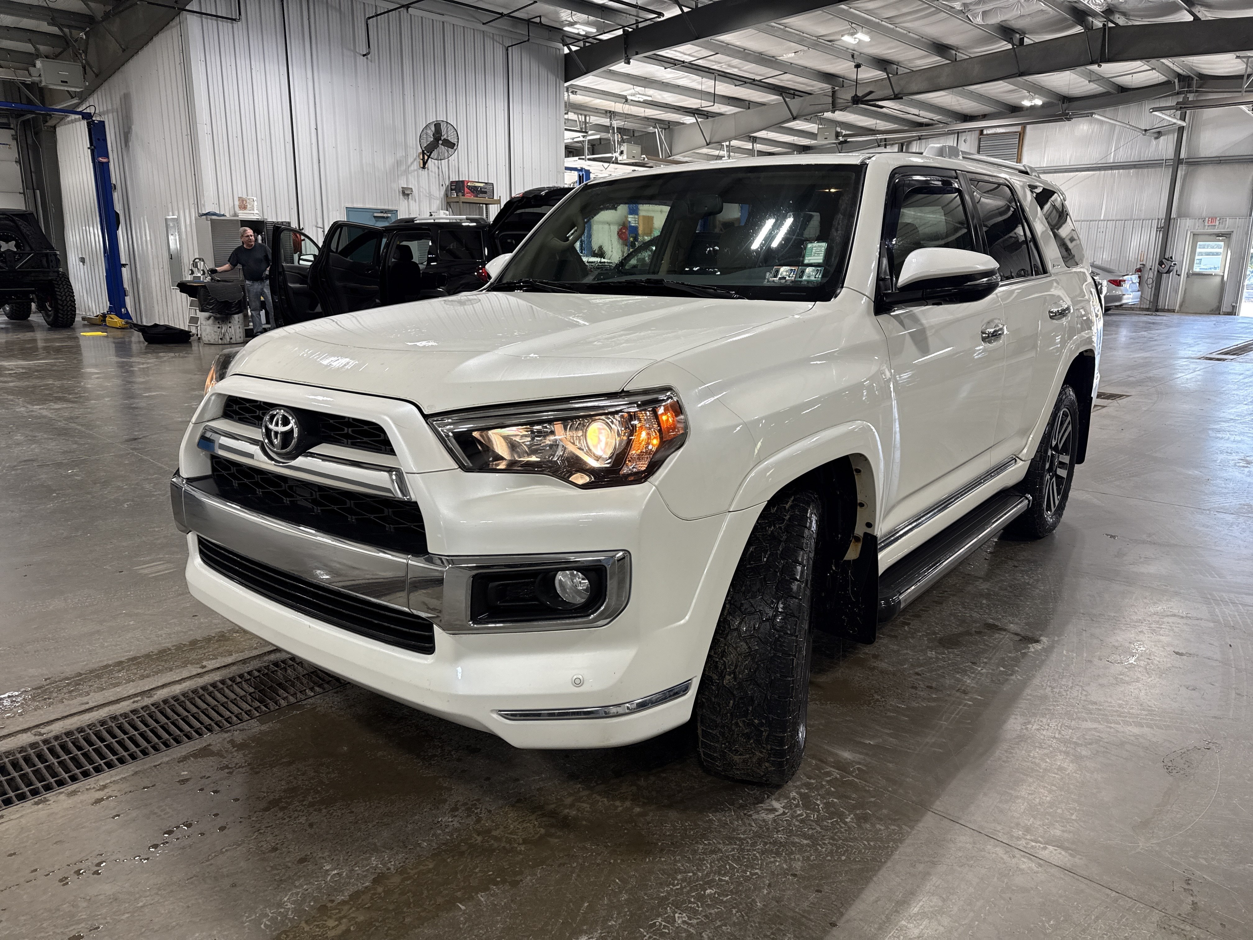 Used 2015 Toyota 4Runner Limited AWD/4WD image 6
