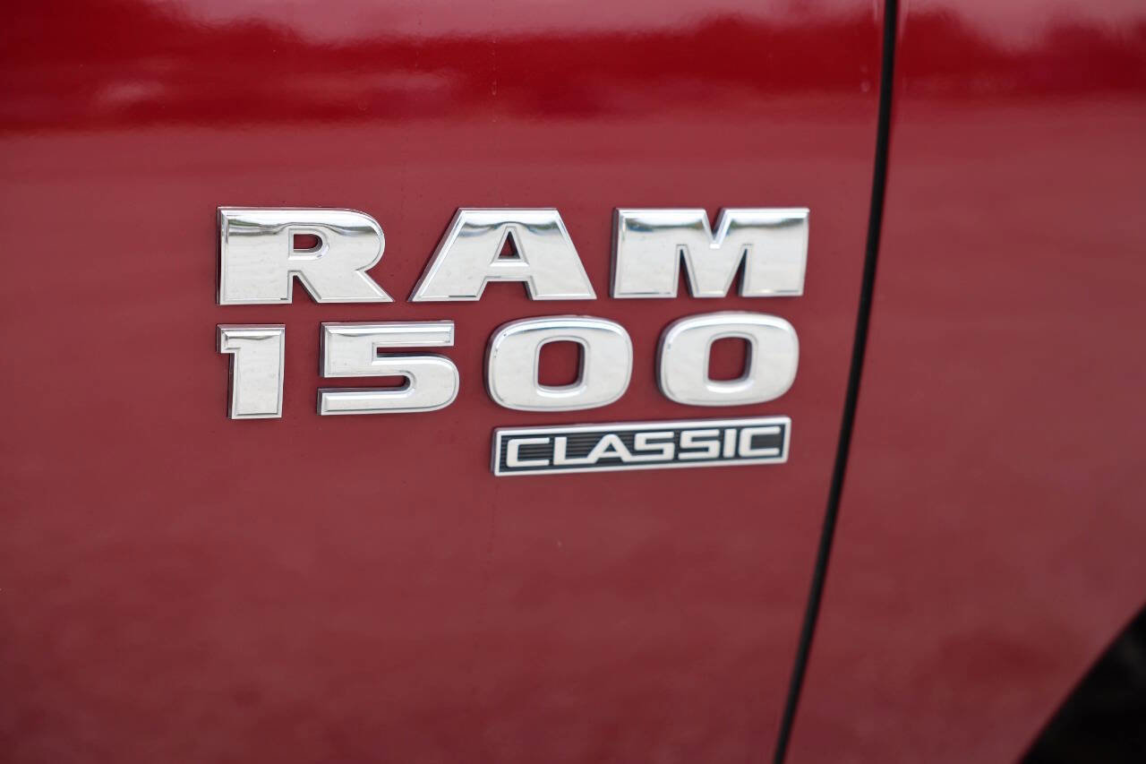 Used 2024 RAM 1500 Classic SLT AWD/4WD image 30