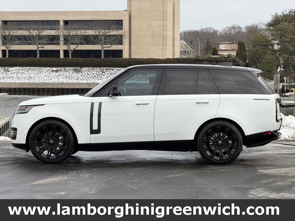 Used 2022 Land Rover Range Rover SE image 2
