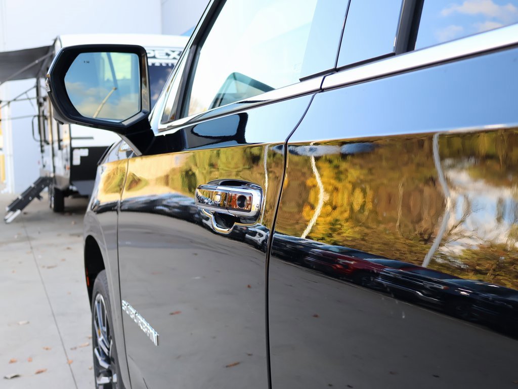 New 2025 Chevrolet Suburban High Country image 11