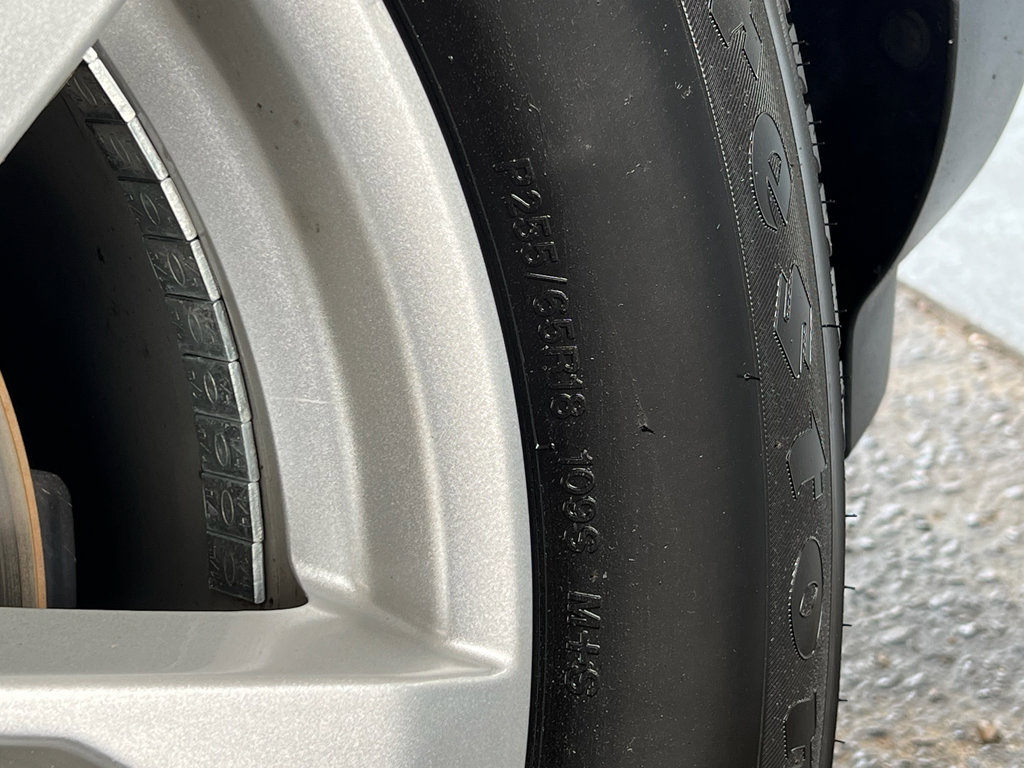 Used 2022 Ford Explorer XLT image 11