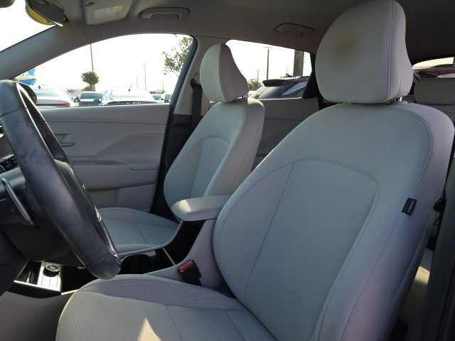 Certified 2024 Hyundai Kona SEL w/ Convenience Package image 5