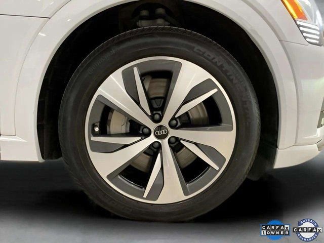 Used 2024 Audi Q8 e-tron Premium image 34