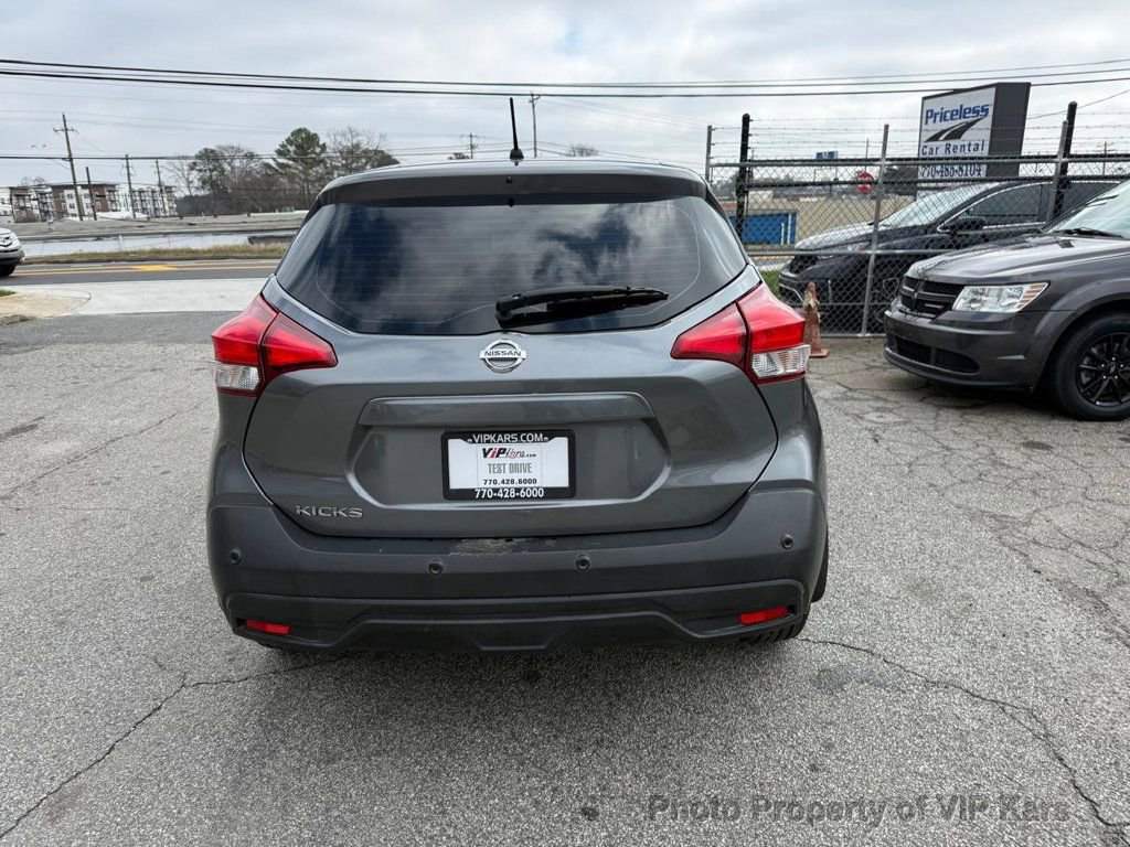 Used 2020 Nissan Kicks S image 6
