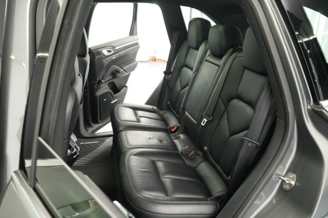 Used 2016 Porsche Cayenne image 49