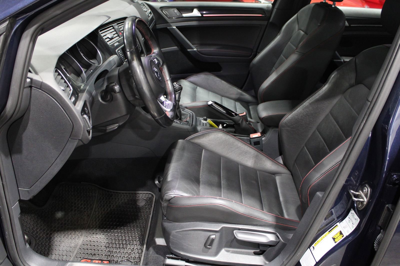 Used 2016 Volkswagen GTI SE FWD image 23