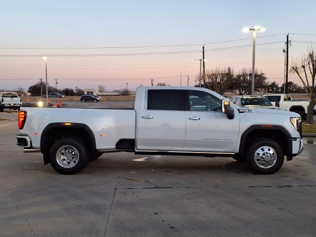 New 2026 GMC Sierra 3500 Denali w/ Denali Reserve Package image 2