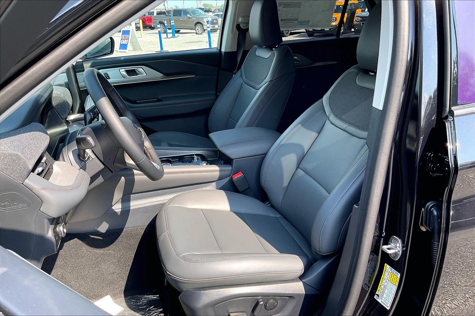 New 2026 Ford Explorer Active w/ Active Comfort Package AWD/4WD image 9