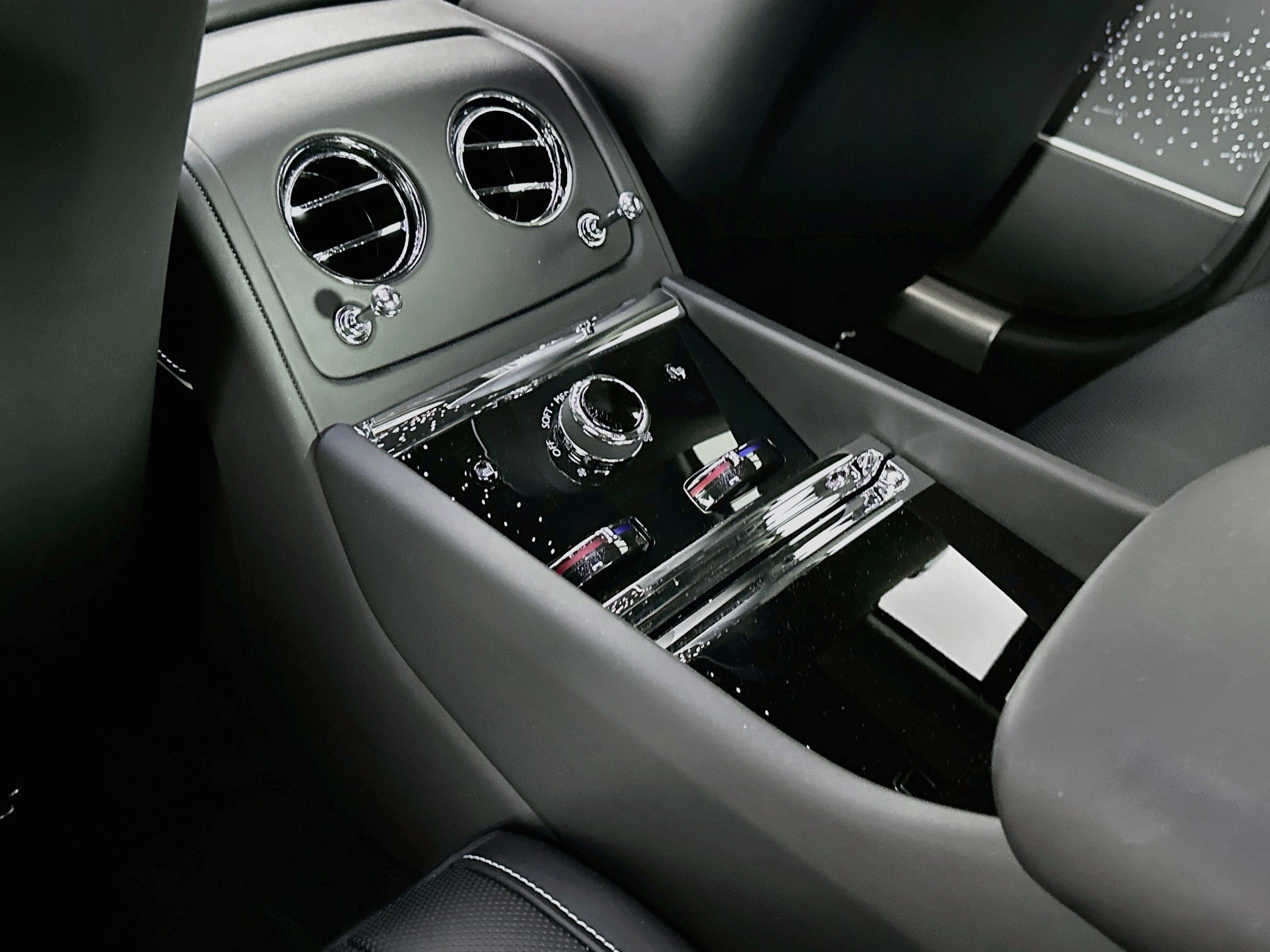 Used 2024 Rolls-Royce Spectre w/ Spectre Launch Package AWD/4WD image 25
