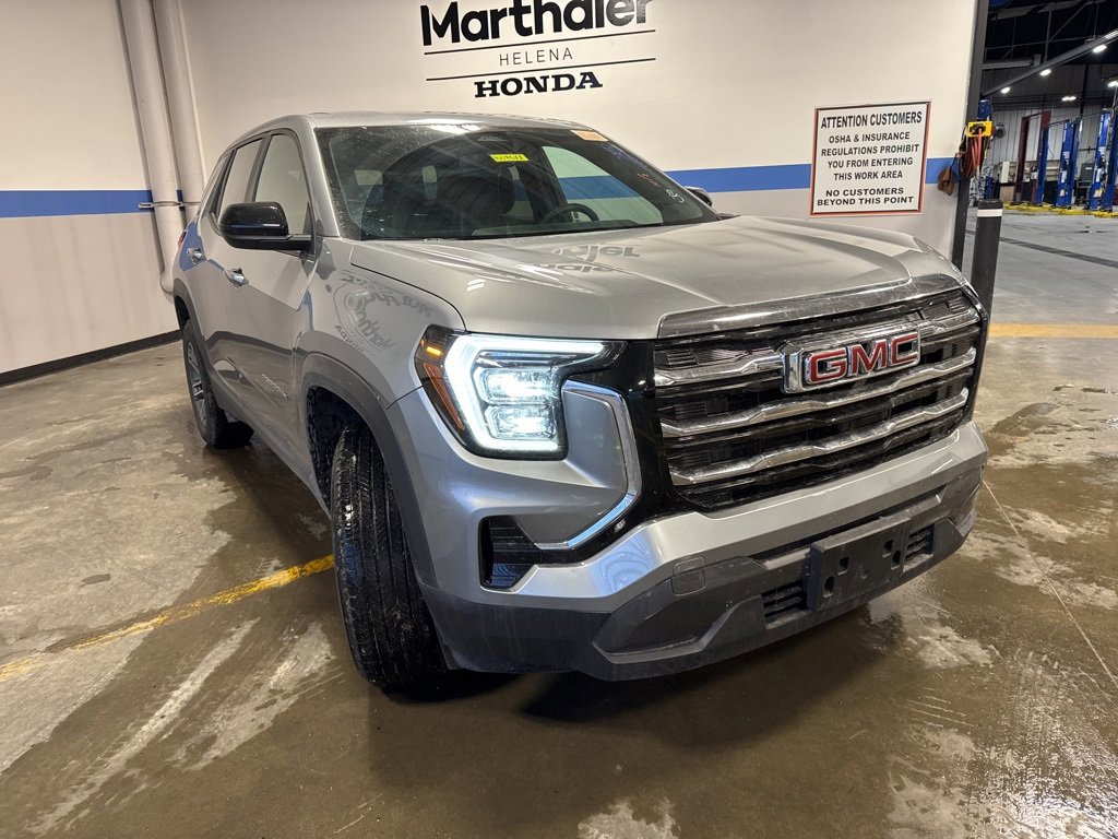 Used 2025 GMC Terrain Elevation image 3