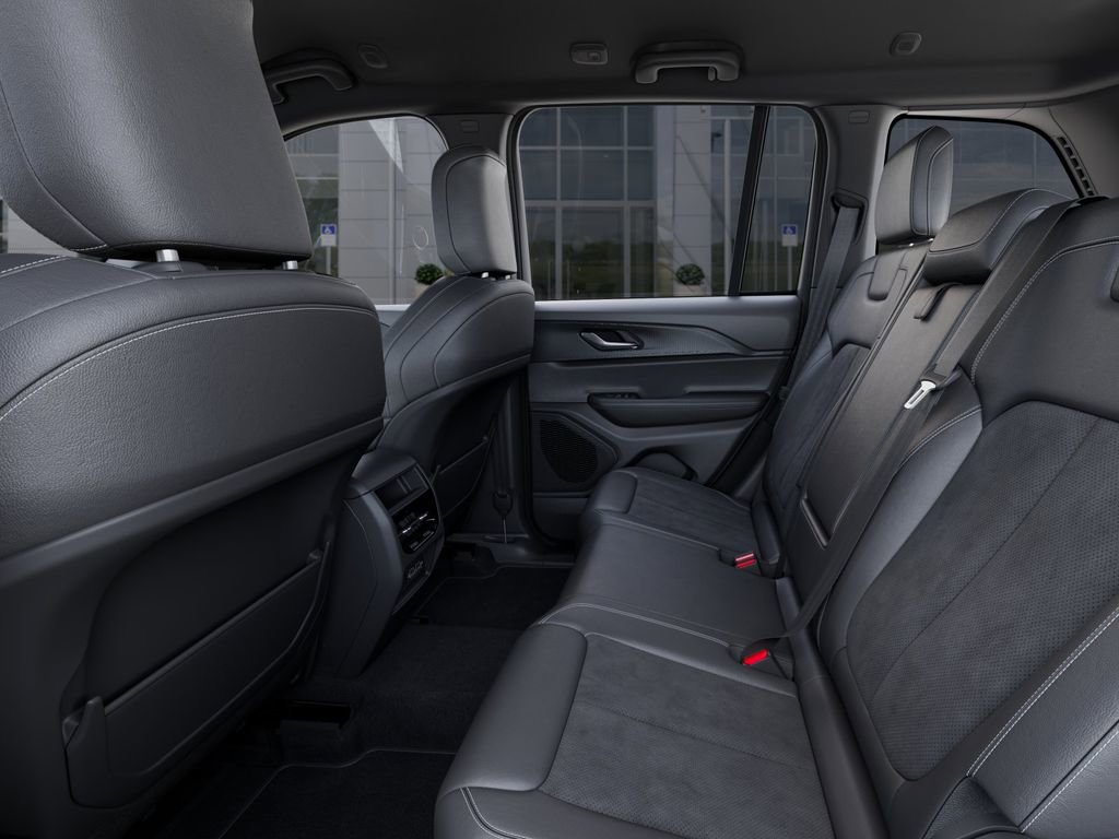 New 2025 Jeep Grand Cherokee Altitude AWD/4WD image 24