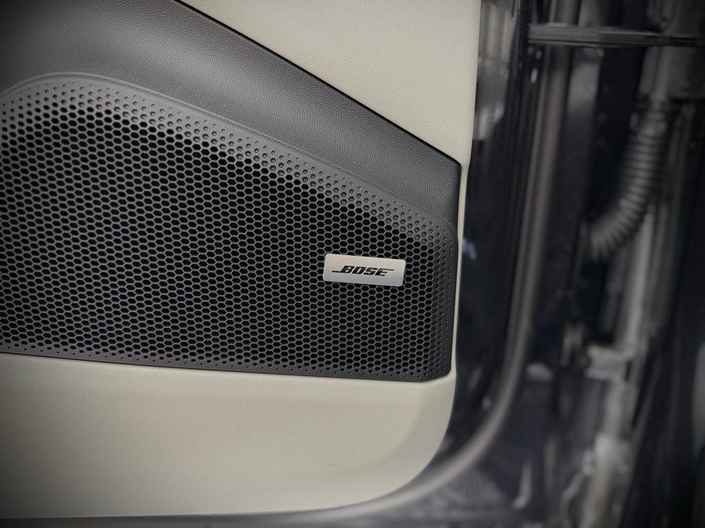 New 2024 Porsche Macan 4 Electric AWD/4WD image 31