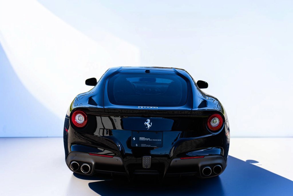 Used 2014 Ferrari F12 Berlinetta RWD image 7