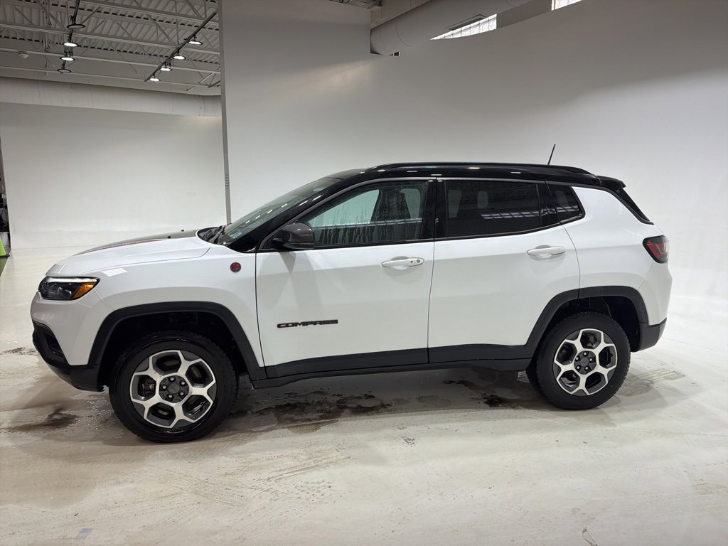 Used 2022 Jeep Compass Trailhawk w/ Trailhawk Elite Group image 4
