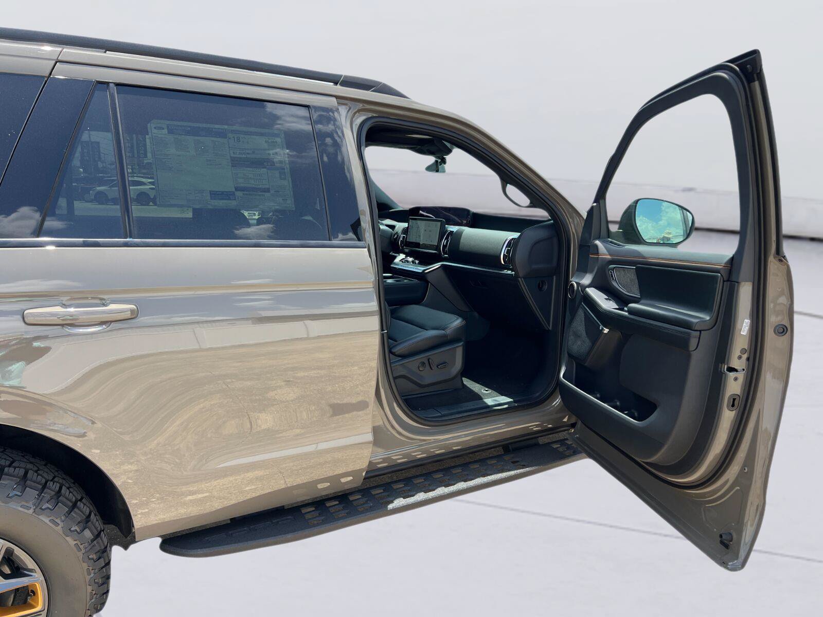 New 2027 Ford Expedition Tremor w/ Driver's Package AWD/4WD image 28