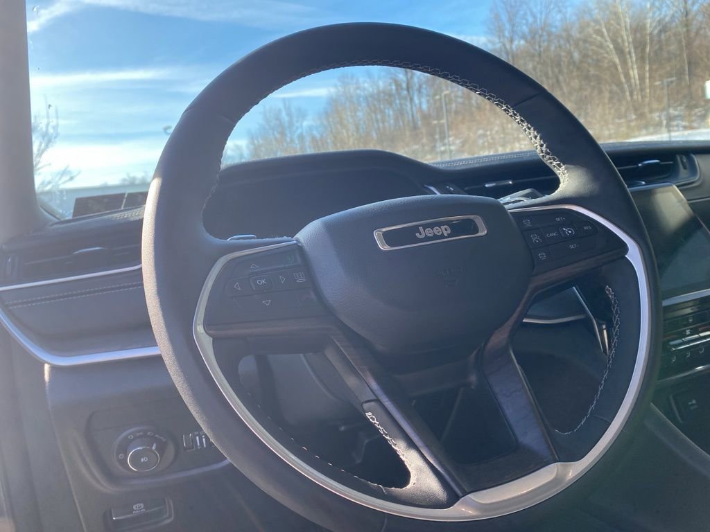 Certified 2024 Jeep Grand Cherokee Limited image 7