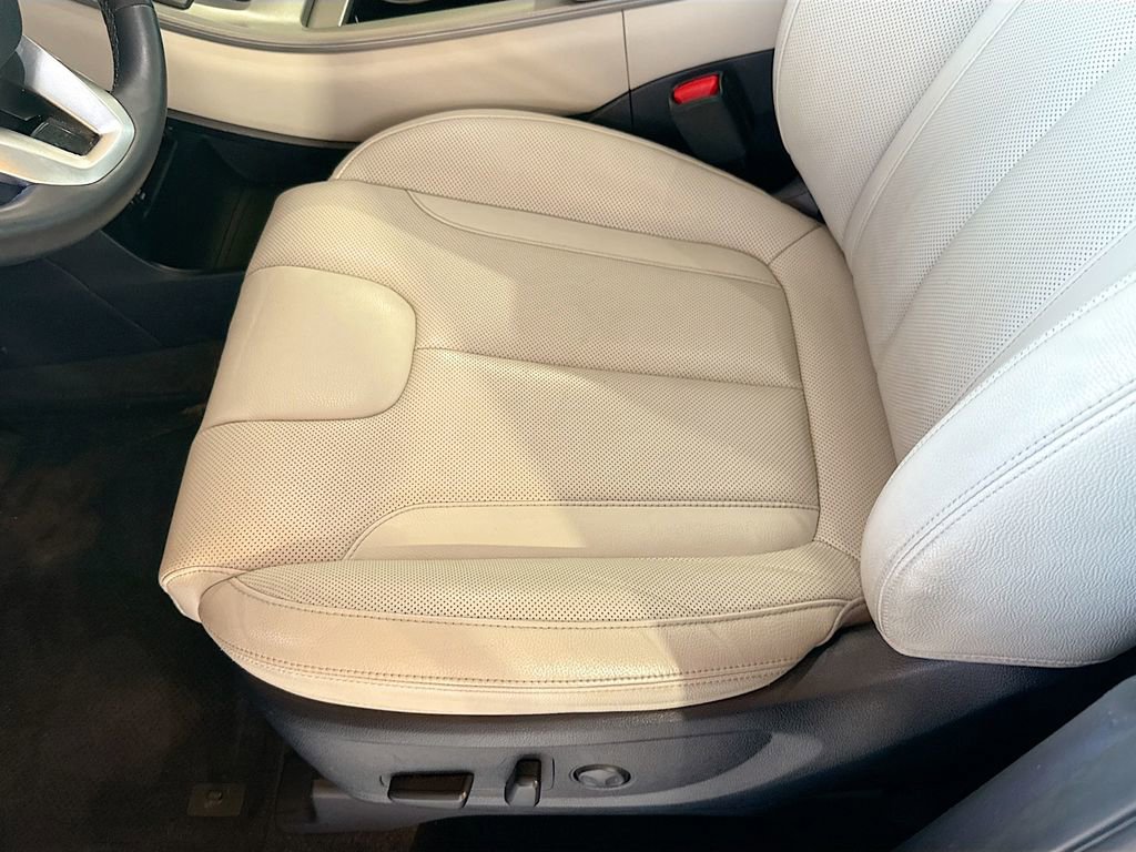 Used 2022 Hyundai Palisade SEL w/ Premium Package image 21