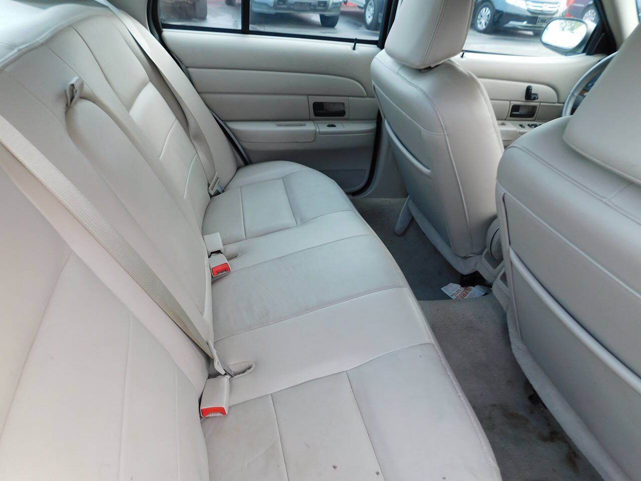 Used 2008 Ford Crown Victoria LX RWD image 15
